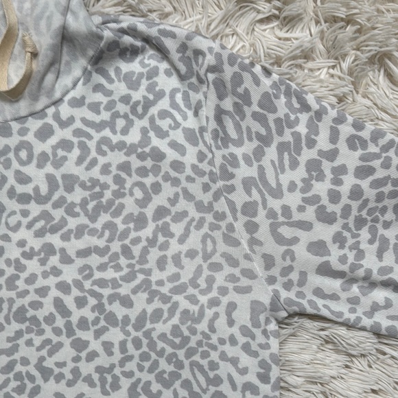 Magnolia Boutique Leopard Funnel Neck Tunic 💗 Gray & Ivory - Picture 6 of 15